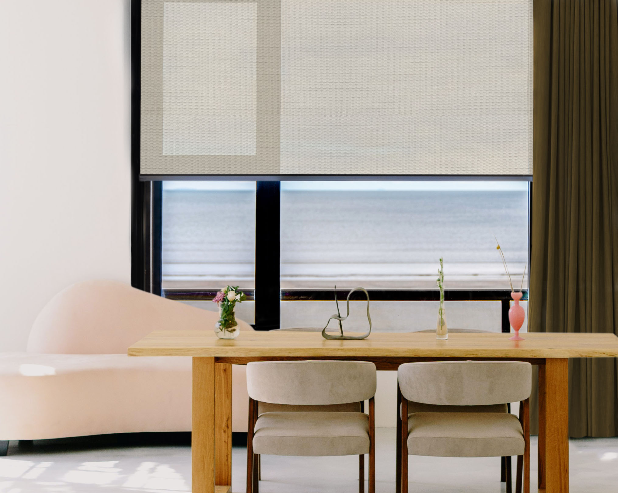 Remy light filtering roller blind (import)
